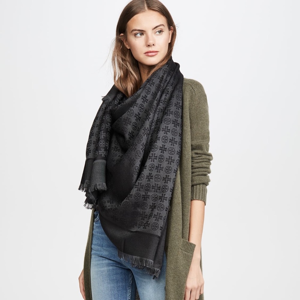 NWT Tory Burch black Jacquard Traveler Scarf